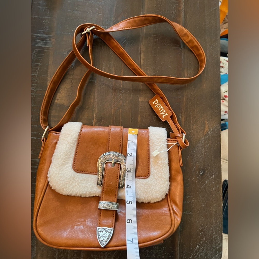 Mudd Tan Crossbody Bag with Cream Accent - Picture 7 of 9